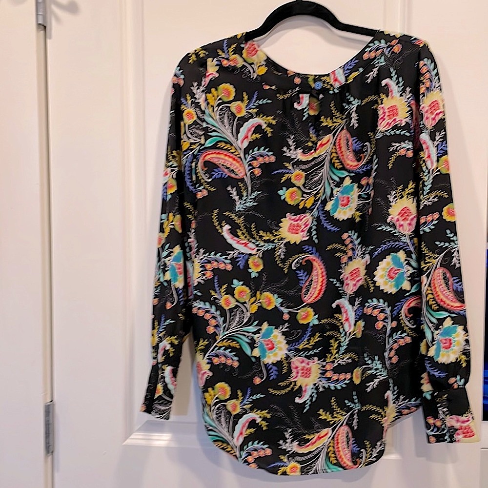 Loft blouse! - Picture 3 of 4